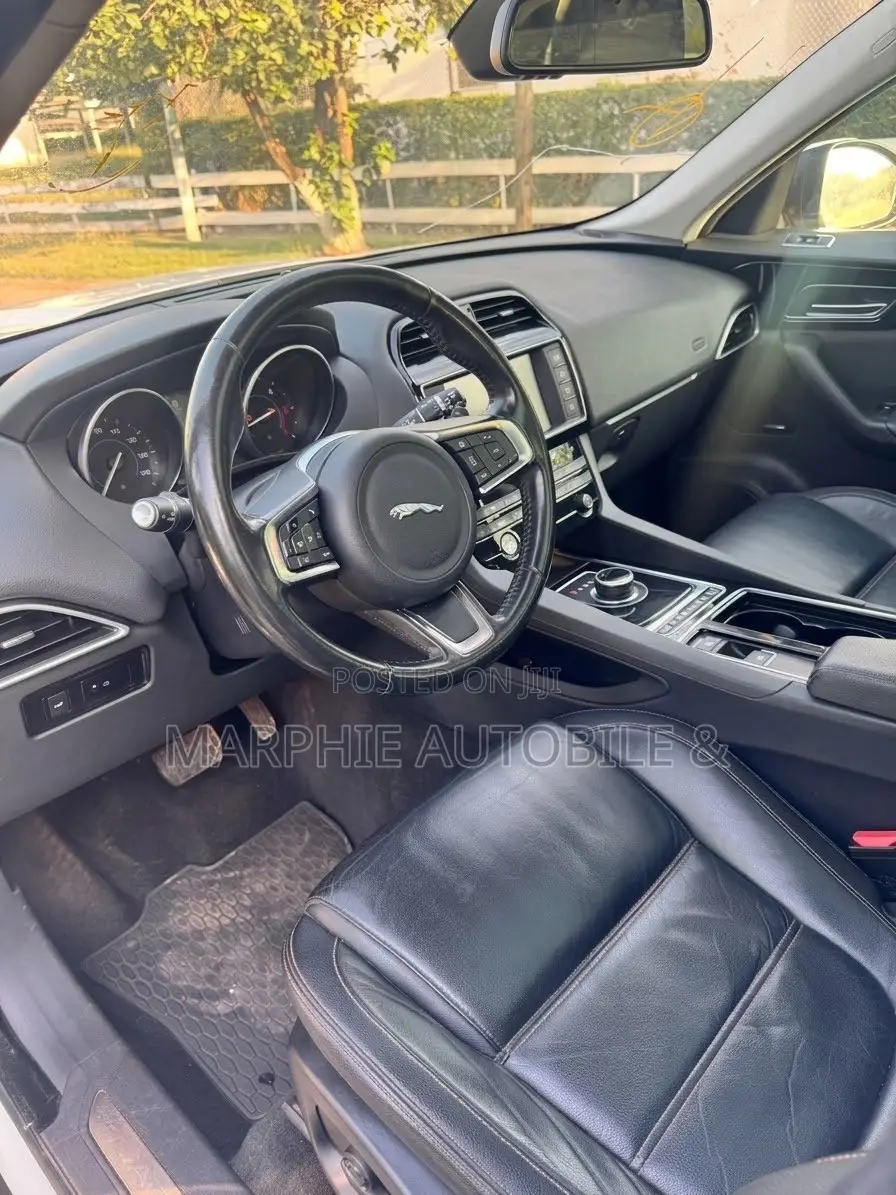 Jaguar F-Pace 35t Prestige AWD 2018 White