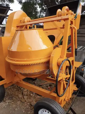 Self-Loader Concrete Mixer