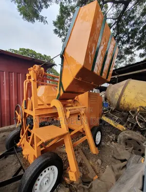 Self-Loader Concrete Mixer