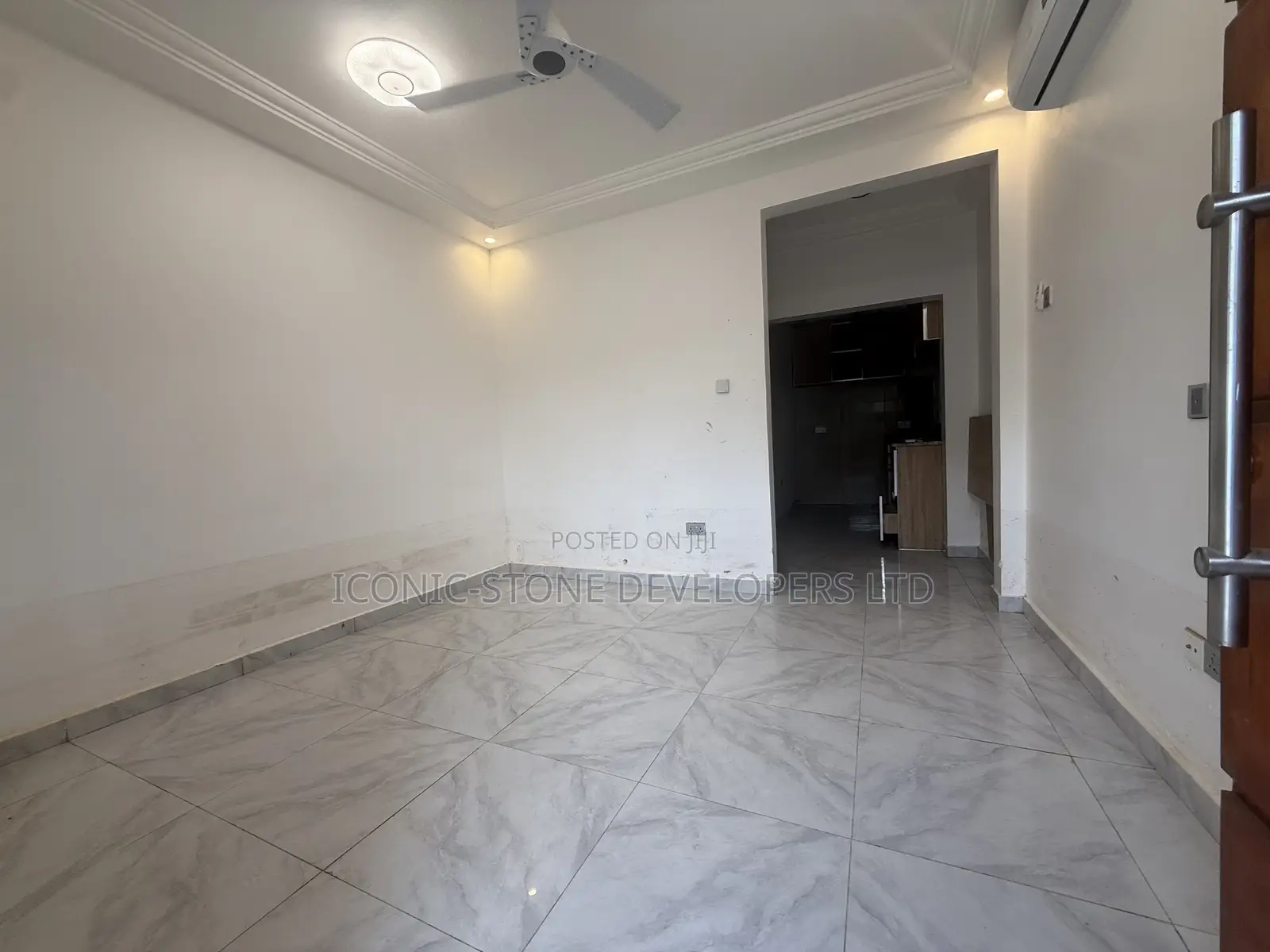 1bdrm Apartment in Lakeside for rent