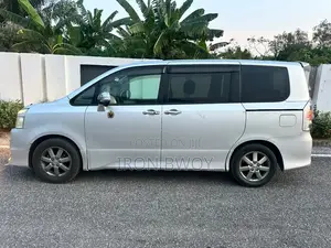 Toyota Voxy X 4WD 8-Seater 2010 Silver