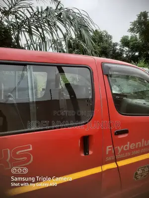 Toyota HiAce 2006 Red