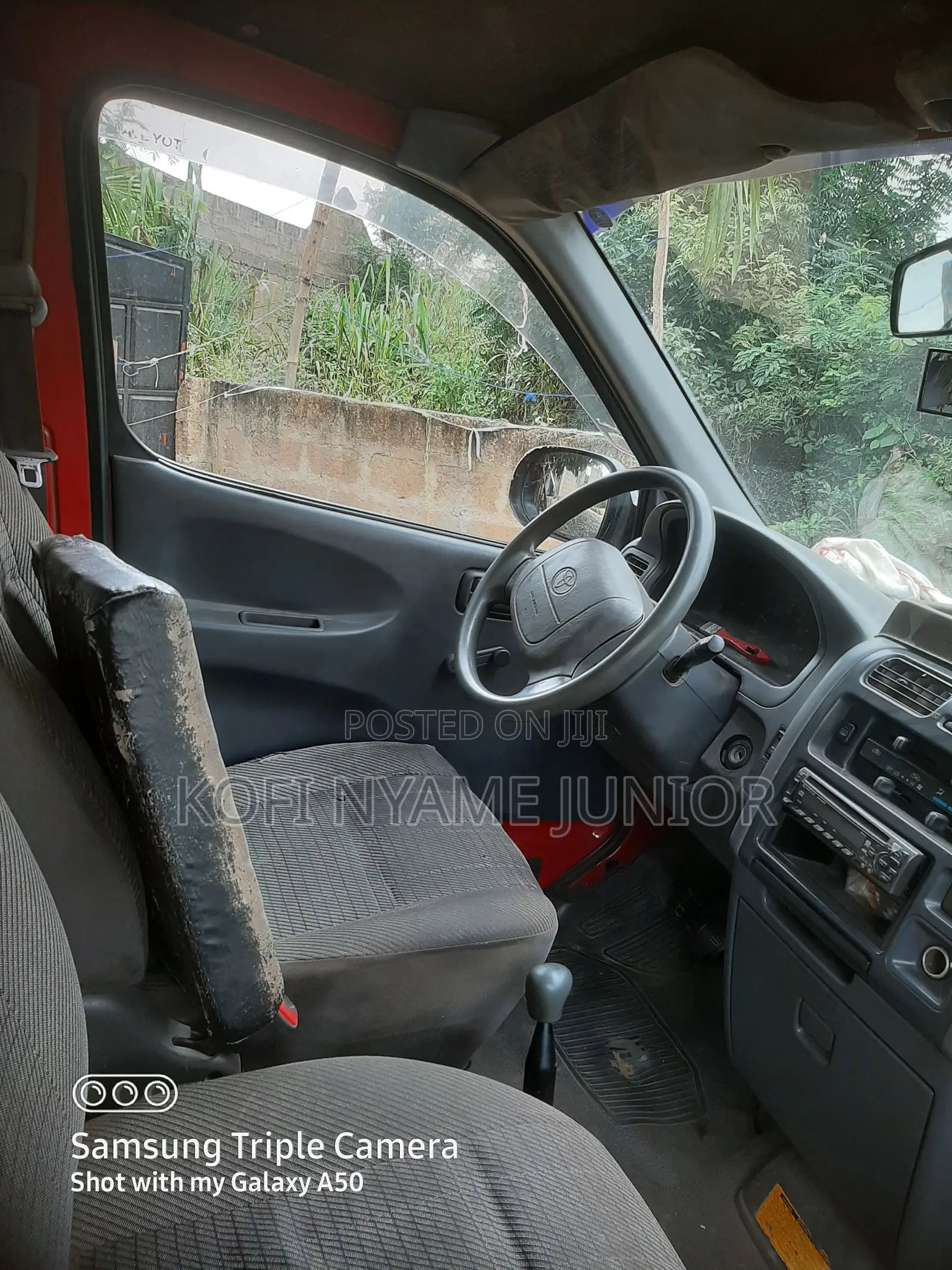 Toyota HiAce 2006 Red