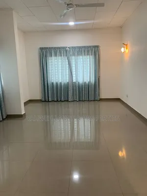5bdrm House in Com 18, Baatsona Total for rent