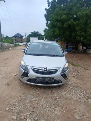 Opel Zafira 2015 Silver