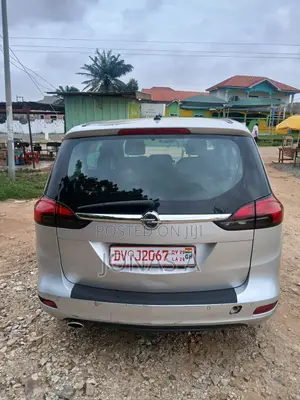 Opel Zafira 2015 Silver