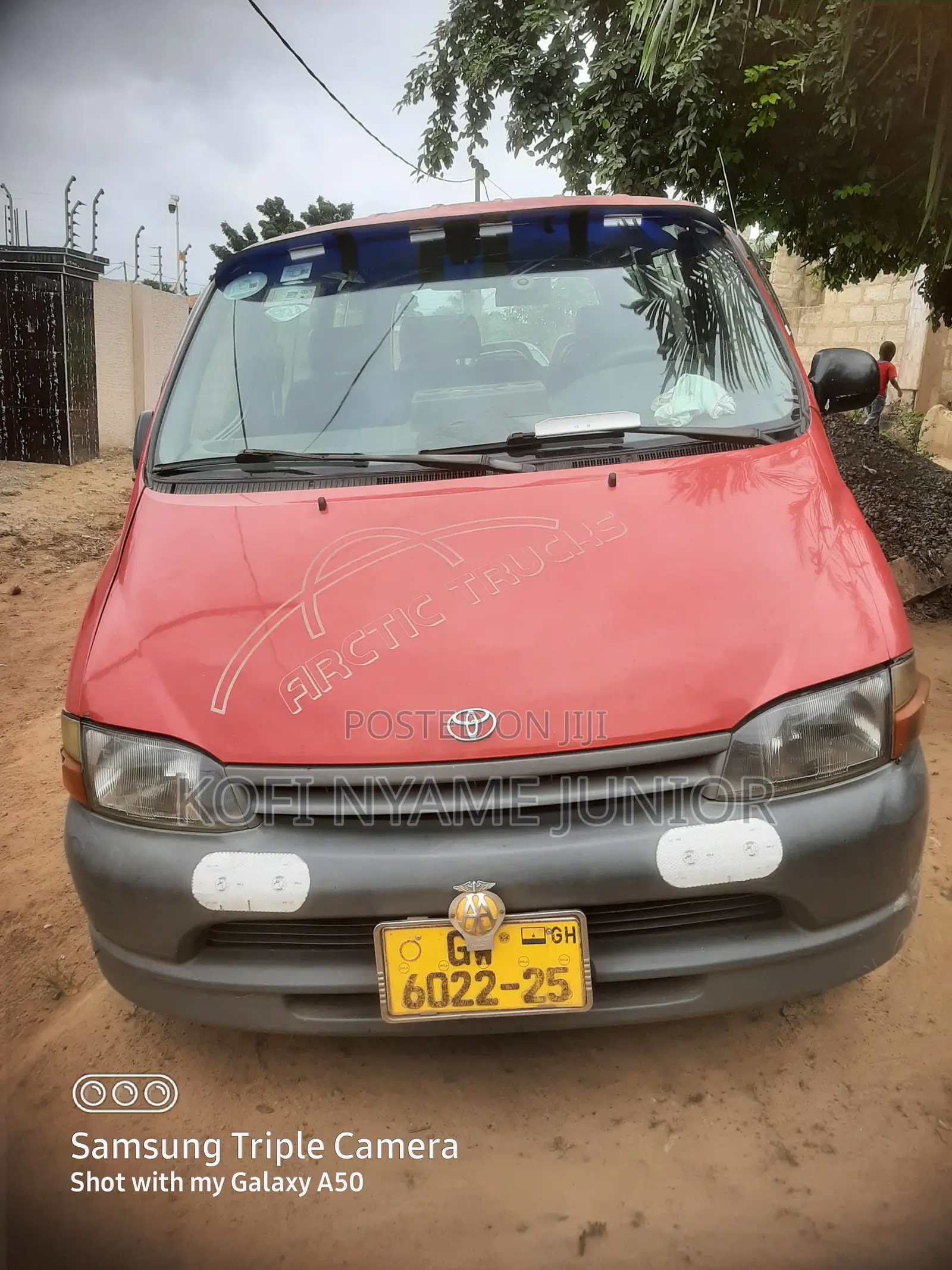 Toyota HiAce 2006 Red