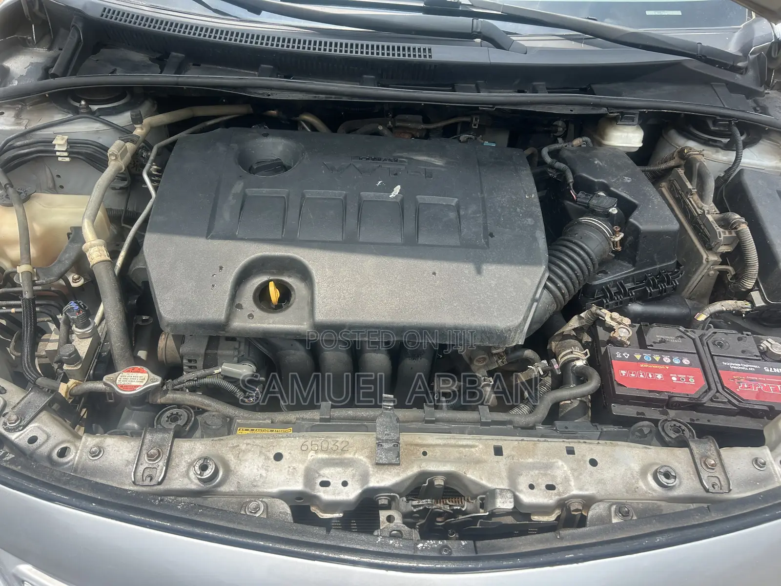 Toyota Corolla LE 4dr Sedan (1.8L 4cyl 4A) 2013 Silver
