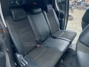 Toyota Voxy V 2WD 8-Seater 2013 Ivory