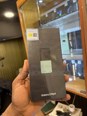 New Samsung Galaxy Z Flip 5 256 GB