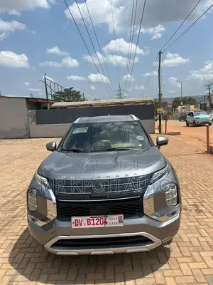 Mitsubishi Outlander 2022 Gray