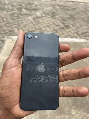 Apple iPhone SE 64 GB Black