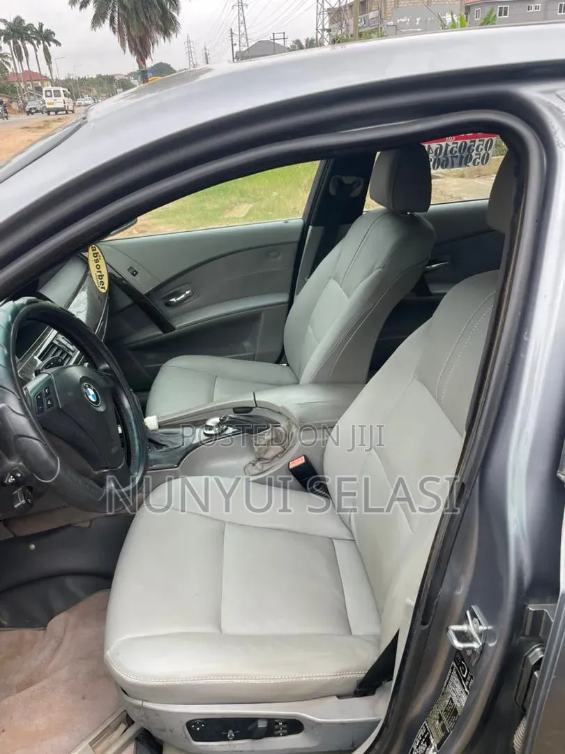 BMW 525i 2005 Gray