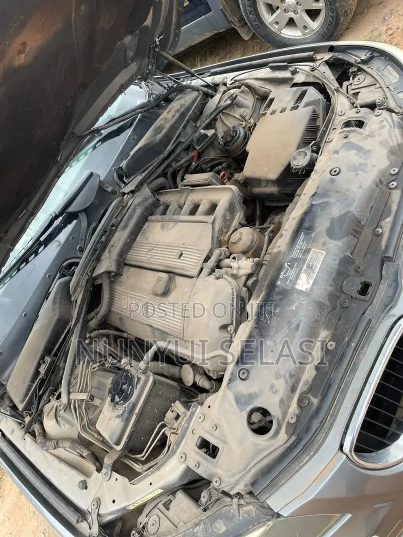 BMW 525i 2005 Gray