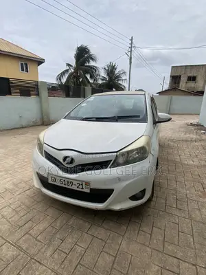 Toyota Vitz 1.3 AWD 3dr 2010 Off white