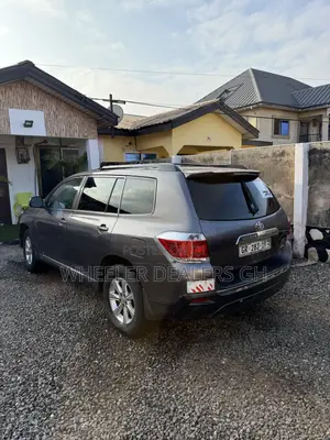 Toyota Highlander Limited 3.5l 4WD 2013 Gray