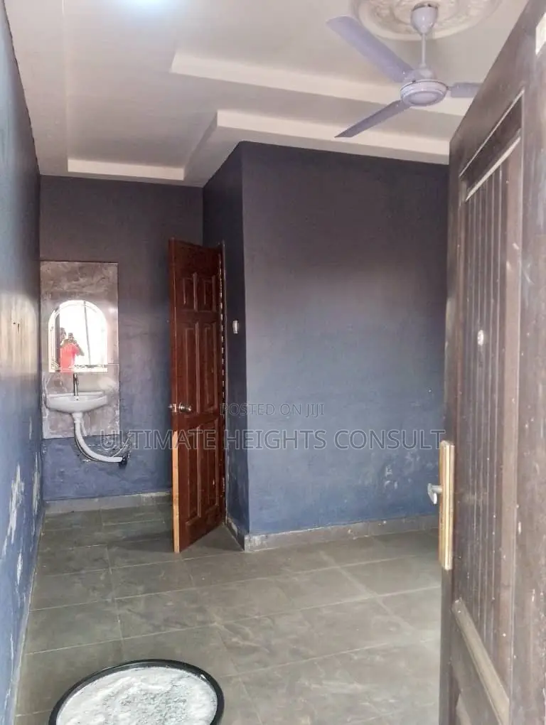 1bdrm Apartment in Lapaz Israel, Nyanmekye for rent