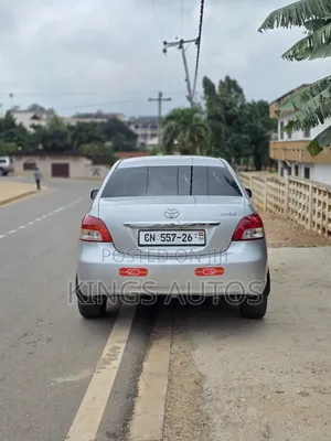 Toyota Yaris 2012 Silver