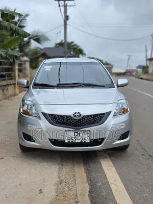Toyota Yaris 2012 Silver