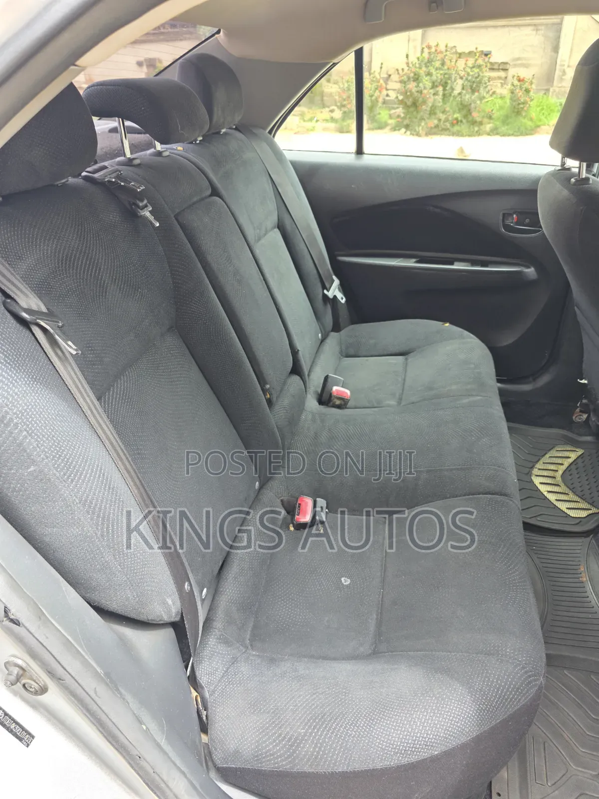 Toyota Yaris 2012 Silver