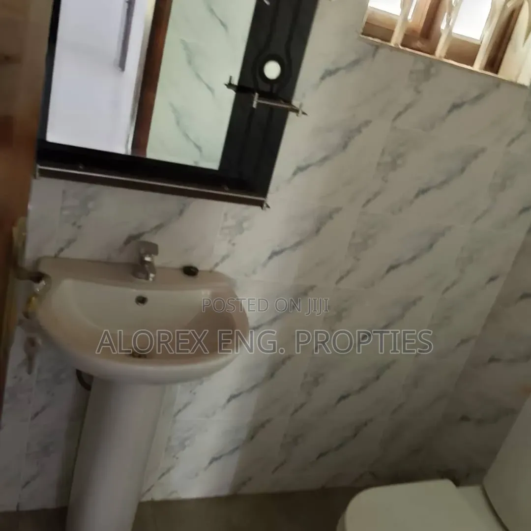 2bdrm Apartment in Adenta, Amanfro, Frafraha for rent