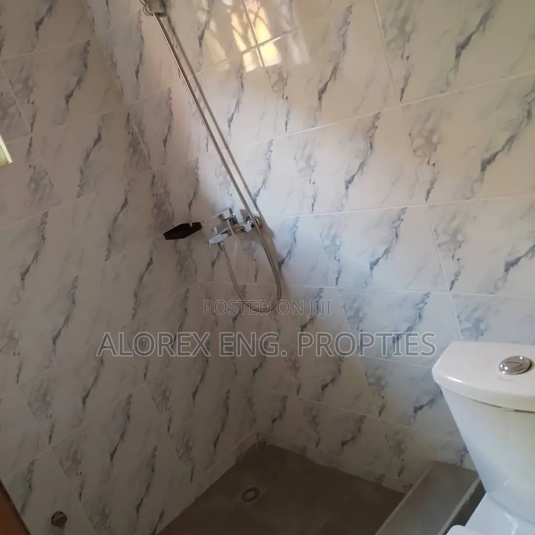 2bdrm Apartment in Adenta, Amanfro, Frafraha for rent
