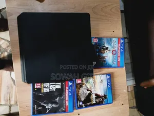 PlayStation 4 Slim With One Controller