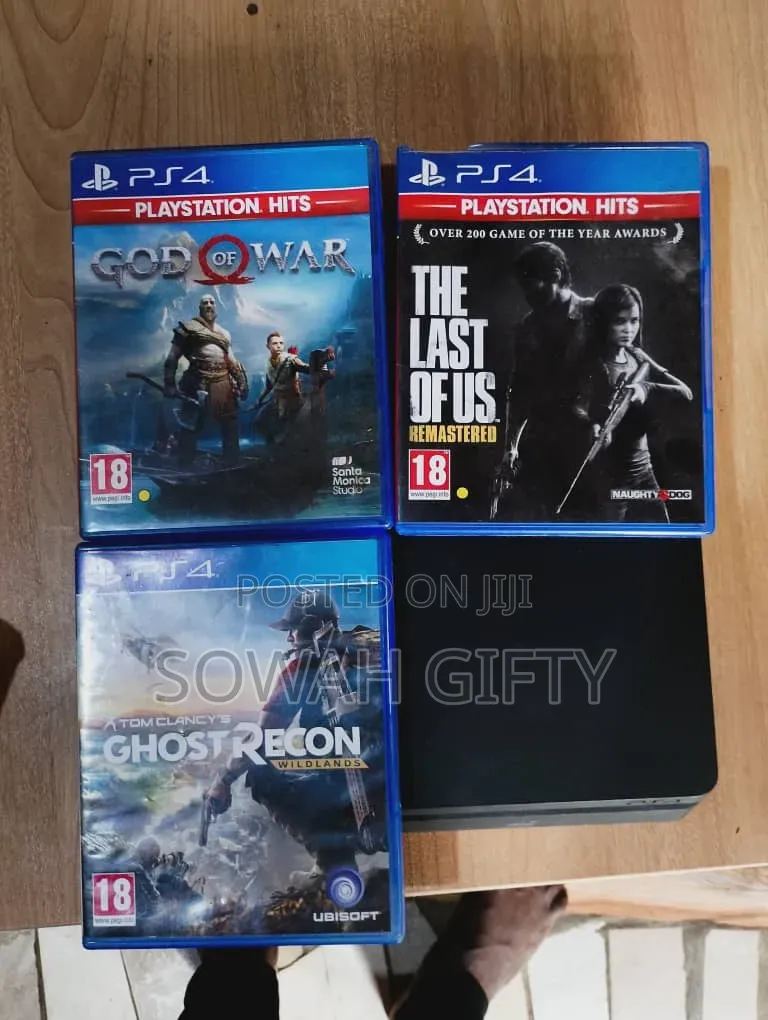 PlayStation 4 Slim With One Controller