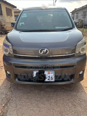 Toyota Voxy X 2WD 8-Seater 2013 Gray