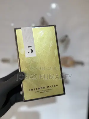 Rosendo Mateu No. 5. Floral Amber Sensual Musk