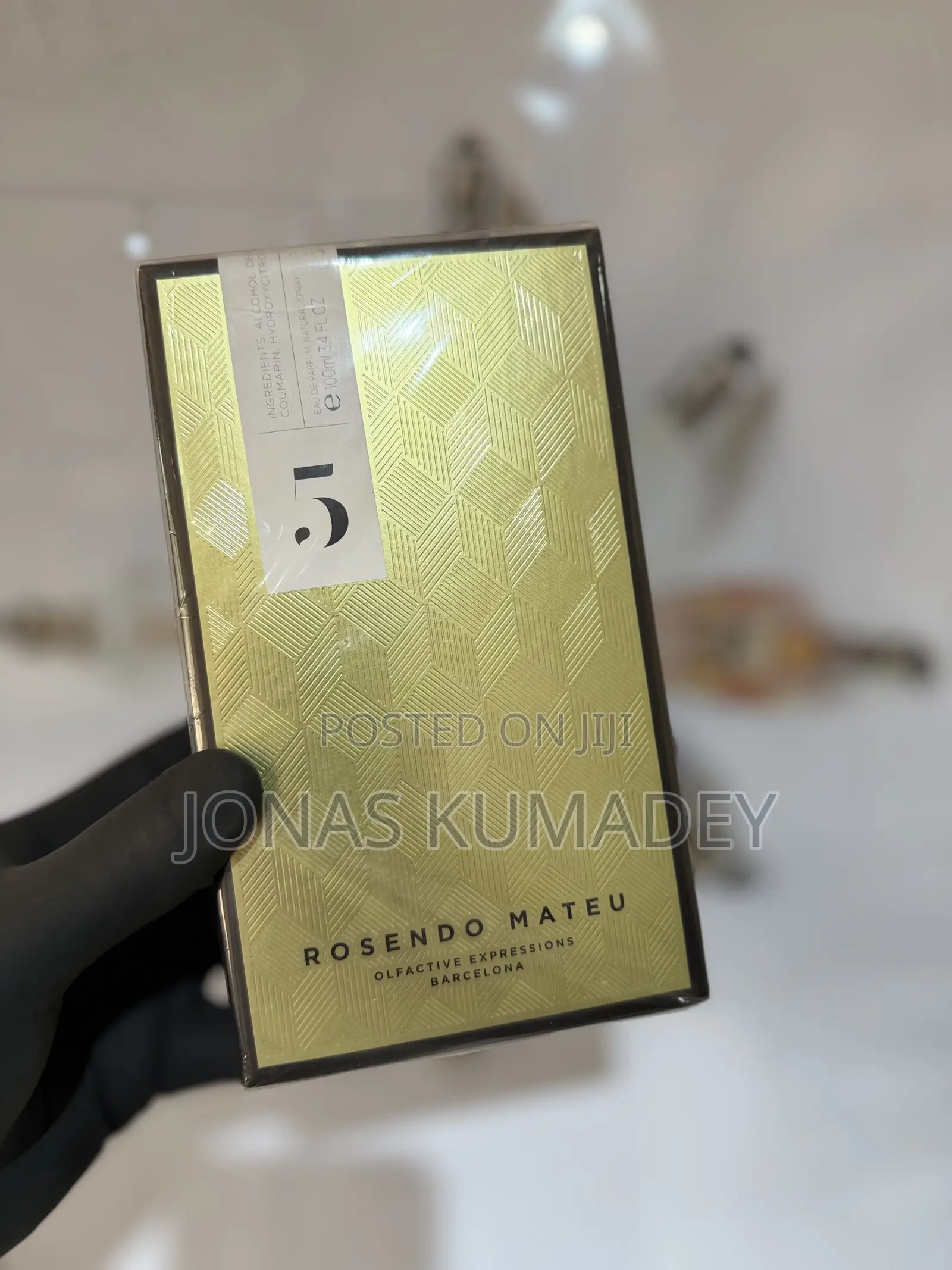 Rosendo Mateu No. 5. Floral Amber Sensual Musk
