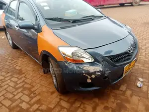 Toyota Yaris 2010 Blue