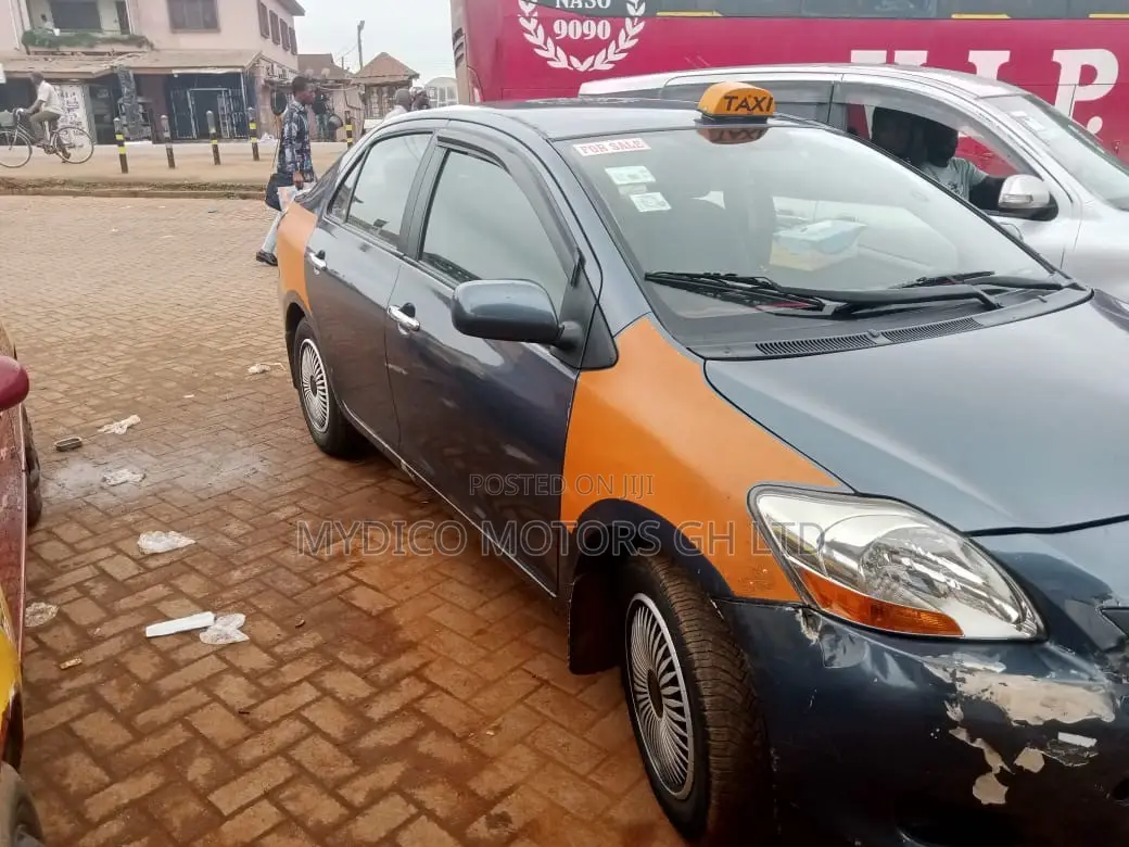 Toyota Yaris 2010 Blue