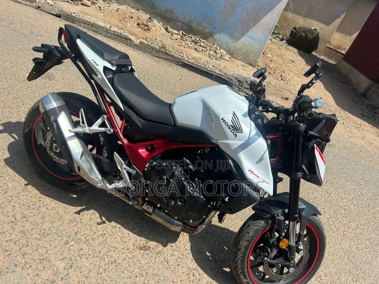 Honda Hornet 2025 White