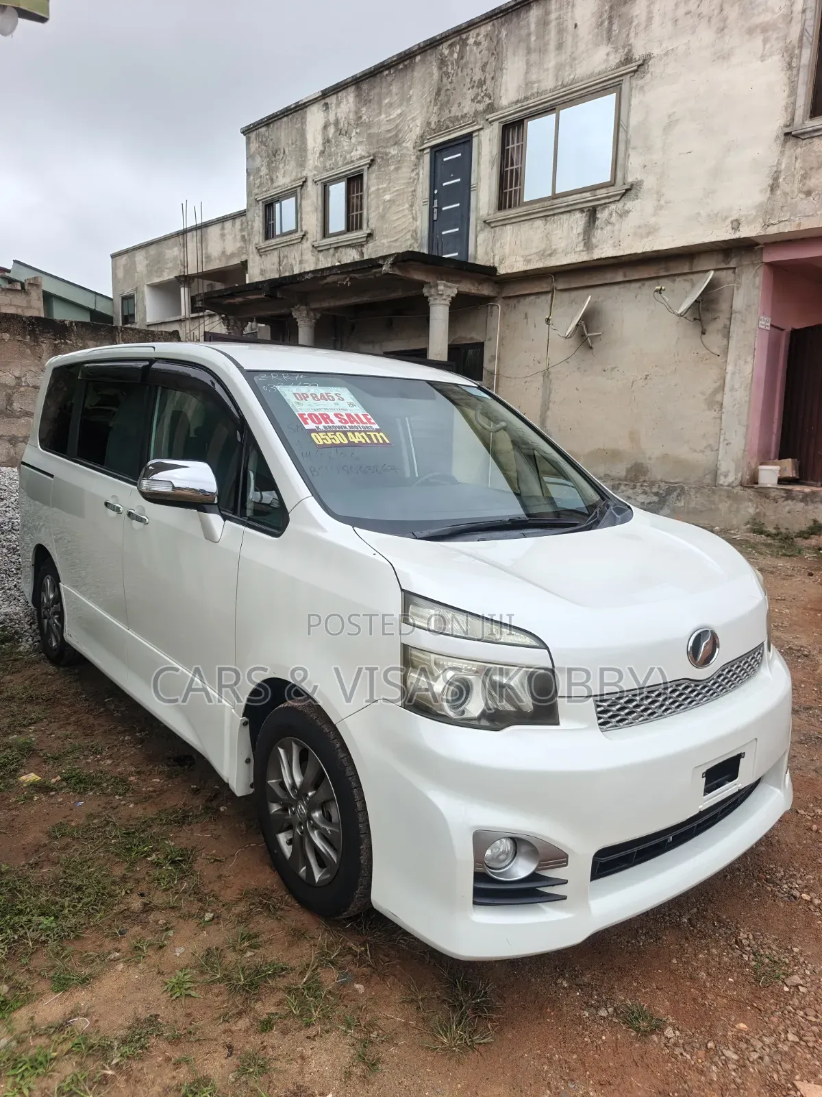 Toyota Voxy 2013 White