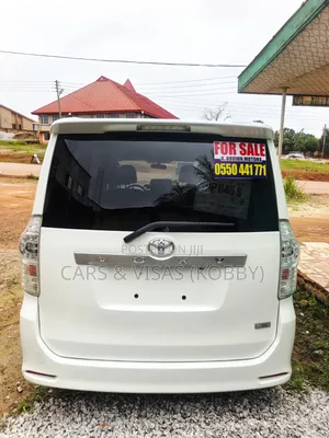 Toyota Voxy 2013 White