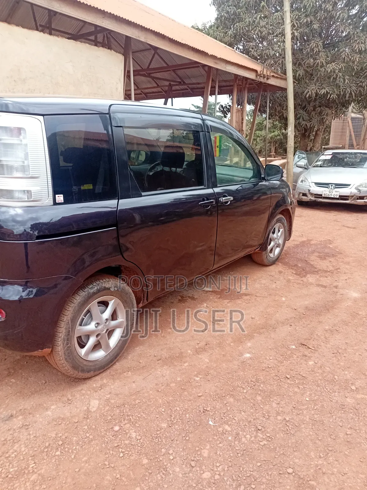 Toyota Sienta 2013 Blue