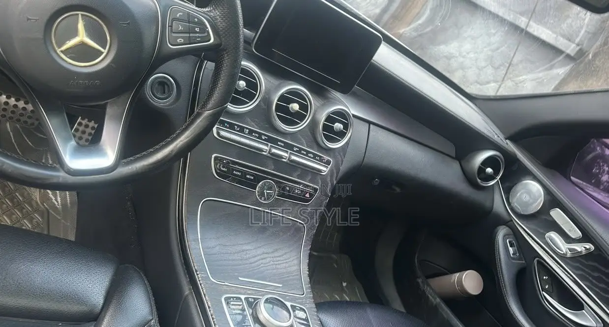 Mercedes-Benz C300 2017 White