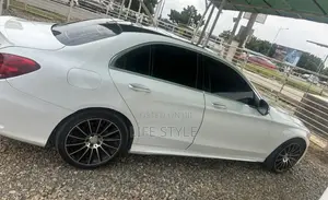 Mercedes-Benz C300 2017 White