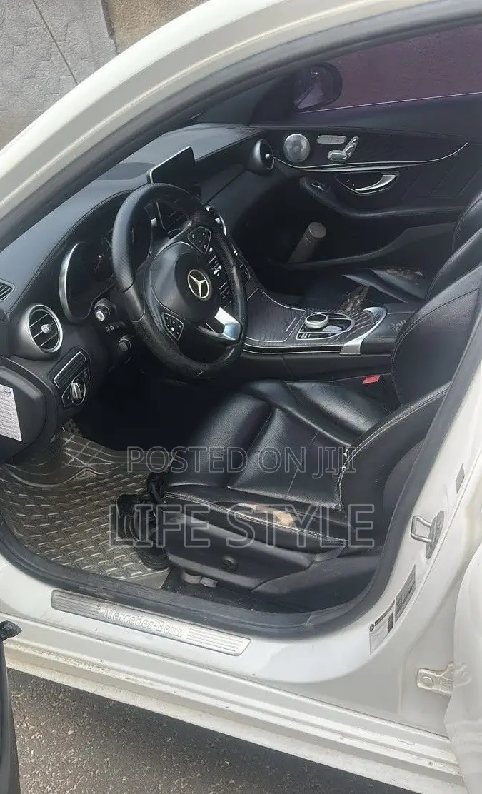 Mercedes-Benz C300 2017 White