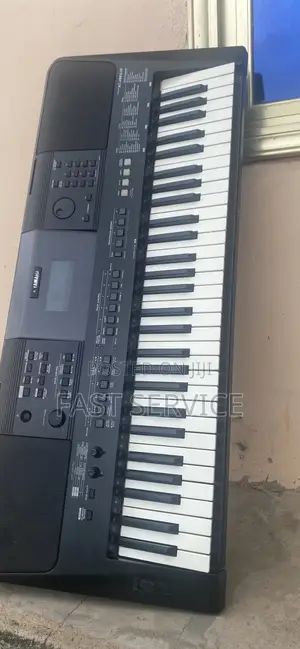 Yamaha E463 Keyboard
