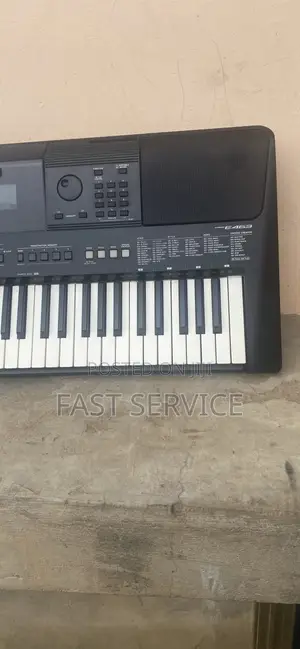 Yamaha E463 Keyboard