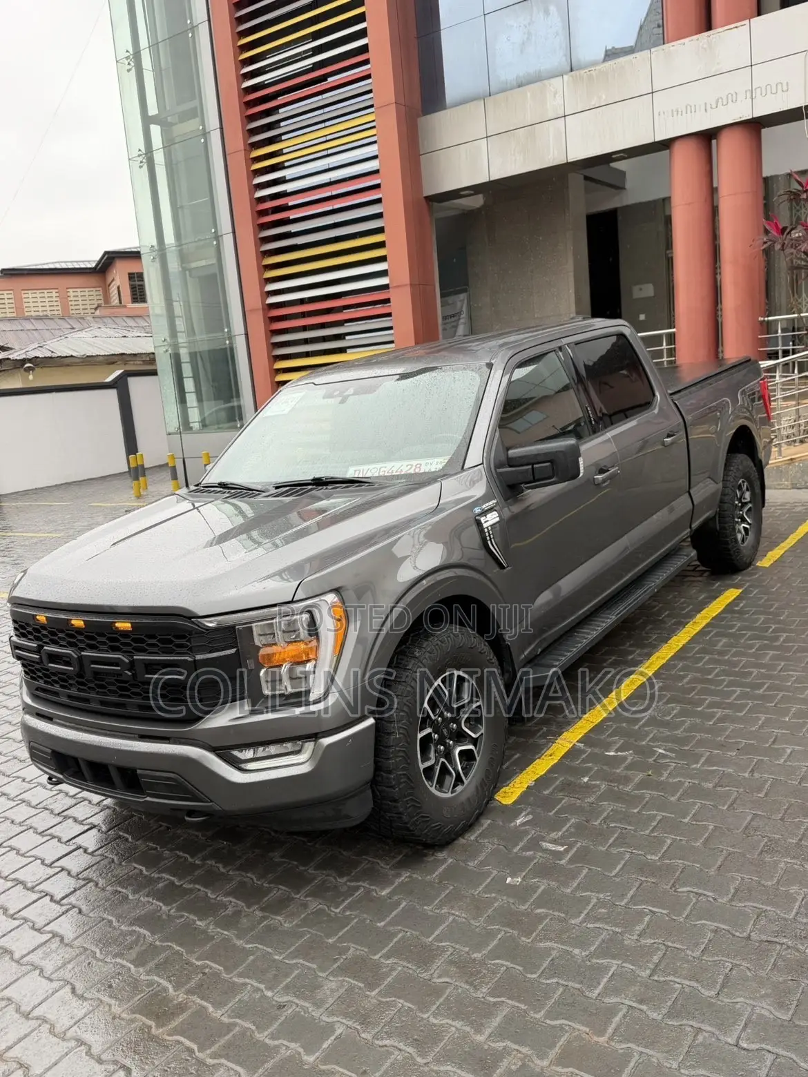 Ford F-150 XLT 2022 Gray
