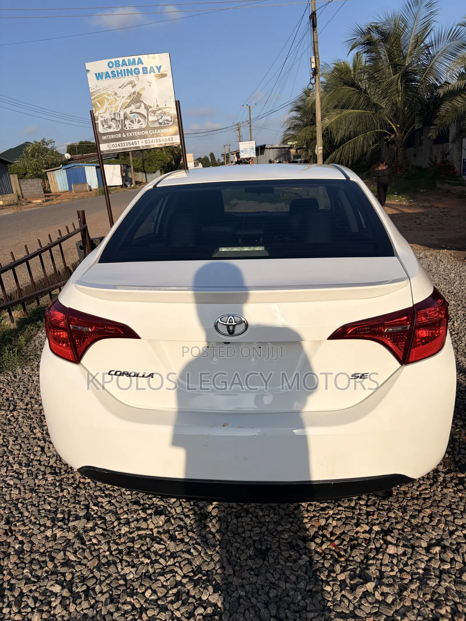 Toyota Corolla SE 4dr Sedan (1.8L 4cyl CVT) 2017 White