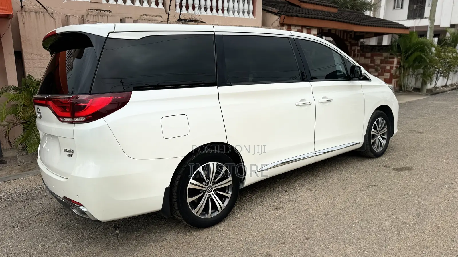 Car 2018 White