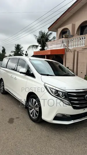 Car 2018 White