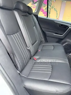 Toyota RAV4 LE AWD 2024 White