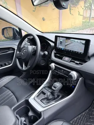 Toyota RAV4 LE AWD 2024 White