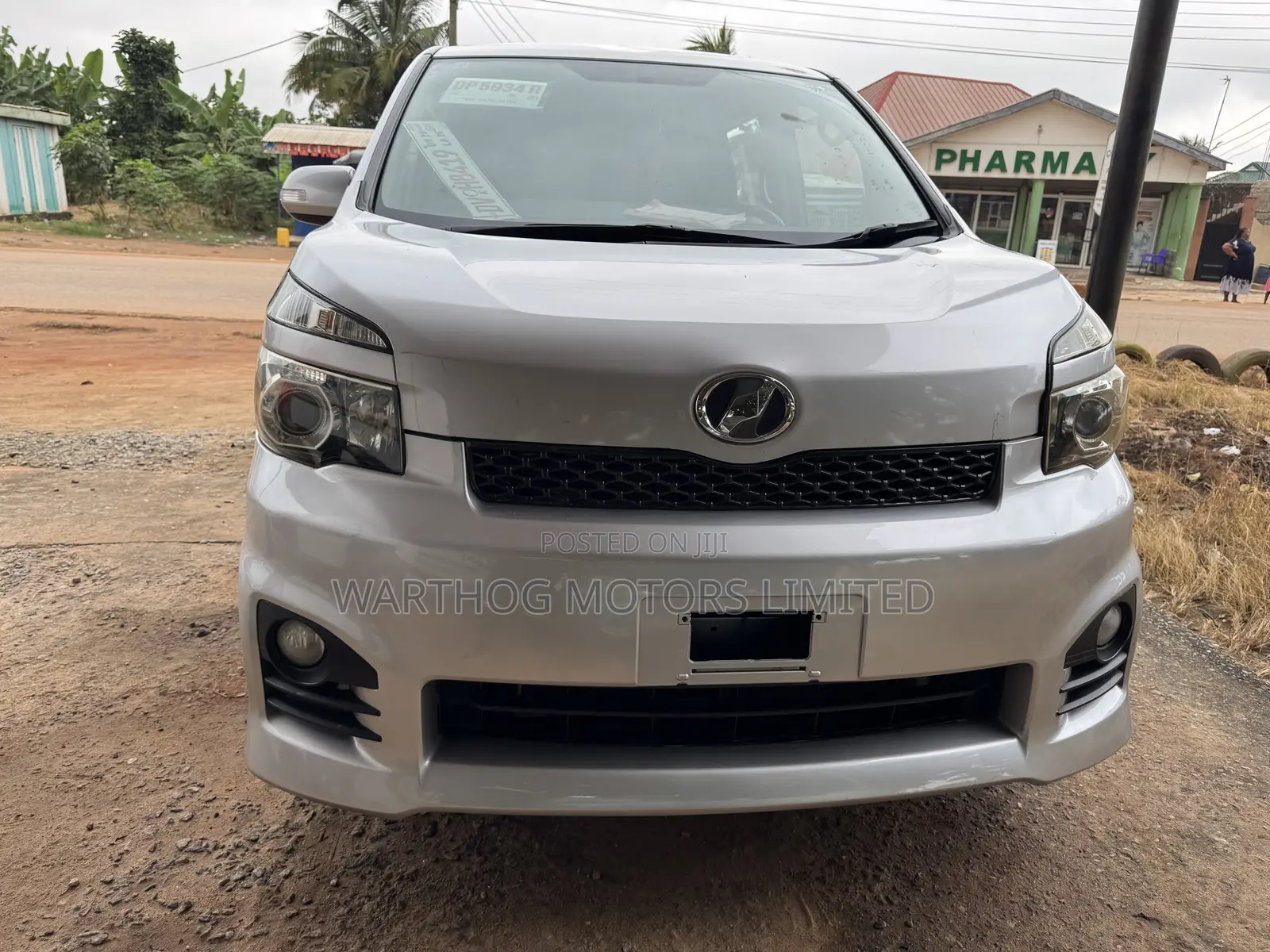 Toyota Voxy 2012 Silver