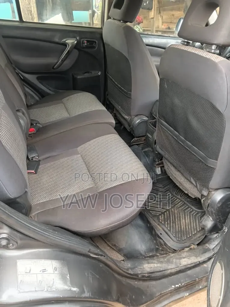 Toyota RAV4 2004 Silver